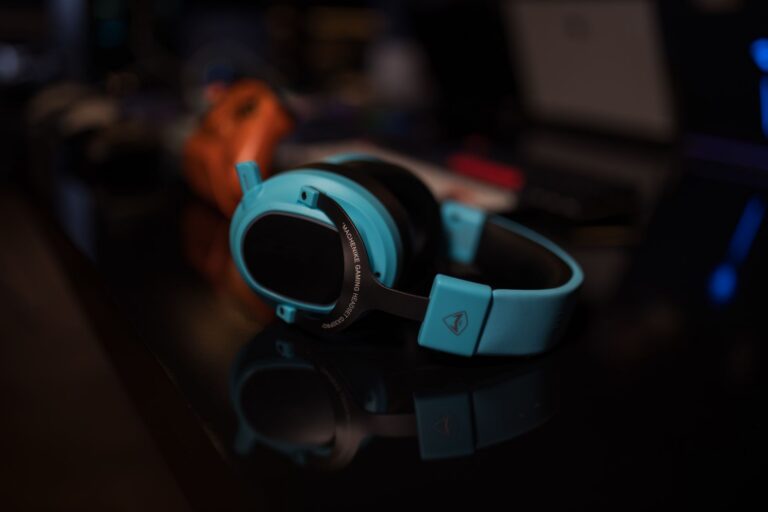 Best Noise‑Cancelling Headsets for NBA 2K26 Competitive Play